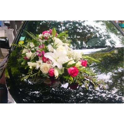 Décoration florale pour voiture