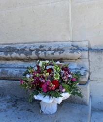 bouquet livré à la chapelle pere lachaise